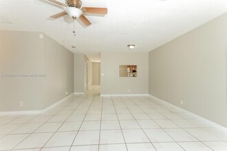 6187 Wauconda Way W in Lake Worth, FL - Building Photo - Building Photo