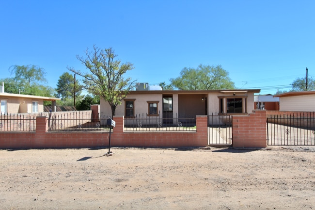 property at 6733 S Downing Ave