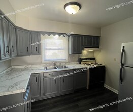 2452 Pierce St in Gary, IN - Foto de edificio - Building Photo