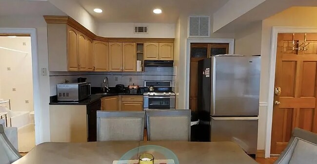 1031 Tremont St, Unit 1 in Boston, MA - Building Photo - Building Photo
