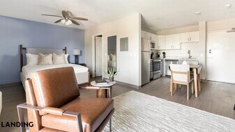 2305 Aaron St in Port Charlotte, FL - Building Photo