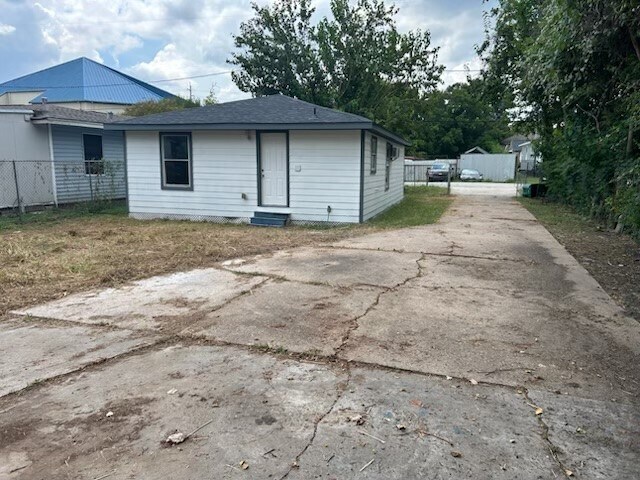 8717 Brandon St in Houston, TX - Building Photo - Building Photo