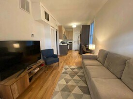 1851 W Dickens Ave, Unit 1F in Chicago, IL - Building Photo