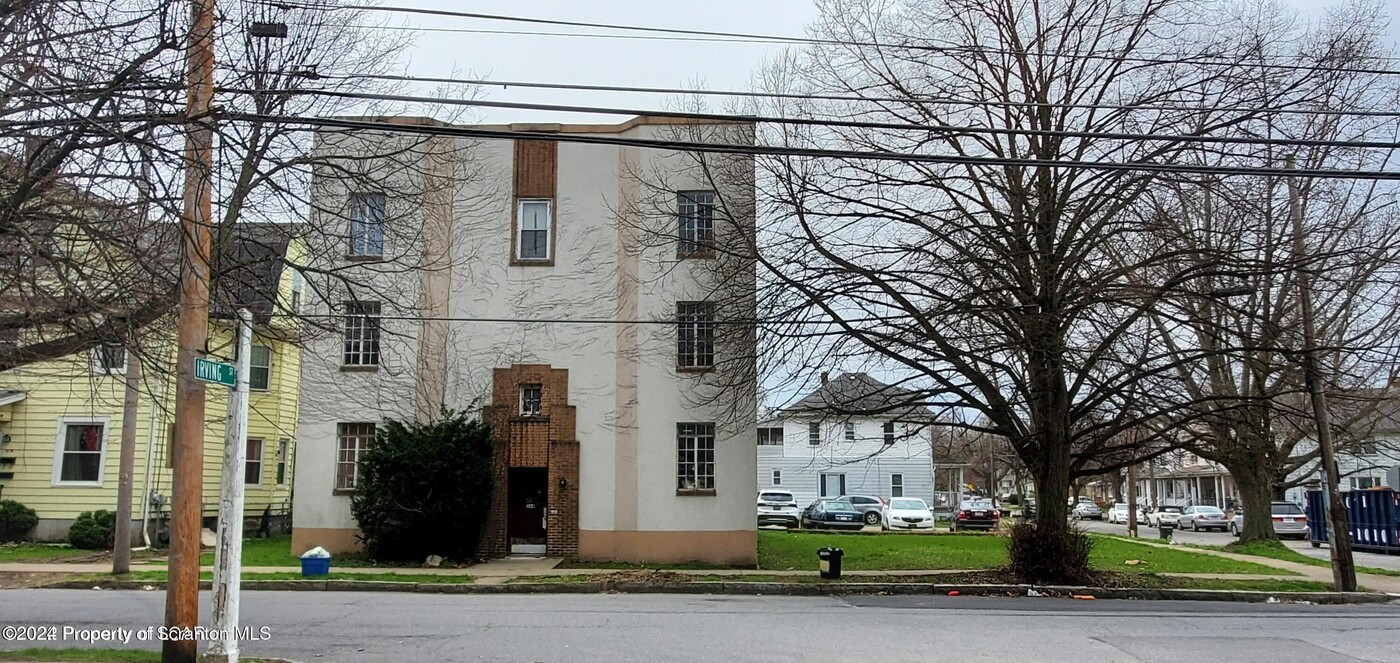 264 Academy St in Wilkes-Barre, PA - Building Photo