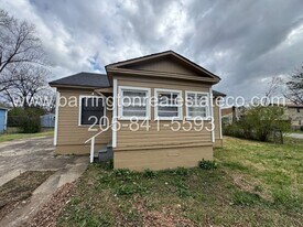 2519 St Charles Ave SW in Birmingham, AL - Building Photo