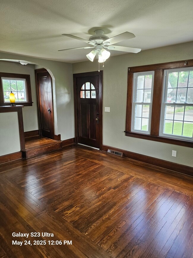 property at 41719 Edison Ct