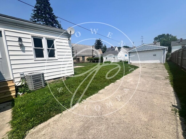 4526 N Lockwood Ave in Toledo, OH - Building Photo - Building Photo