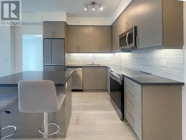 75 Oneida Crescent in Richmond Hill, ON - Building Photo - Building Photo
