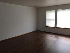 1330 D S Skyline Dr in Moses Lake, WA - Building Photo - Building Photo