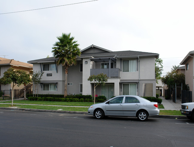 1319 W Lynne Ave in Anaheim, CA - Building Photo - Building Photo