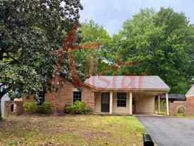 6475 Forest Glen Dr in Horn Lake, MS - Building Photo