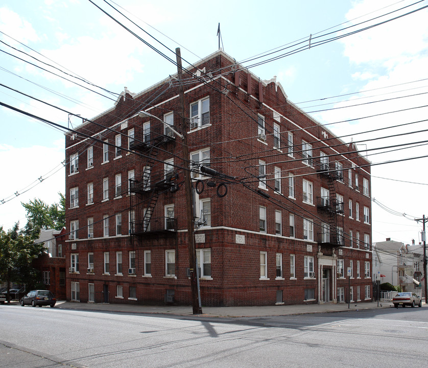 226 Hancock Ave in Jersey City, NJ - Building Photo