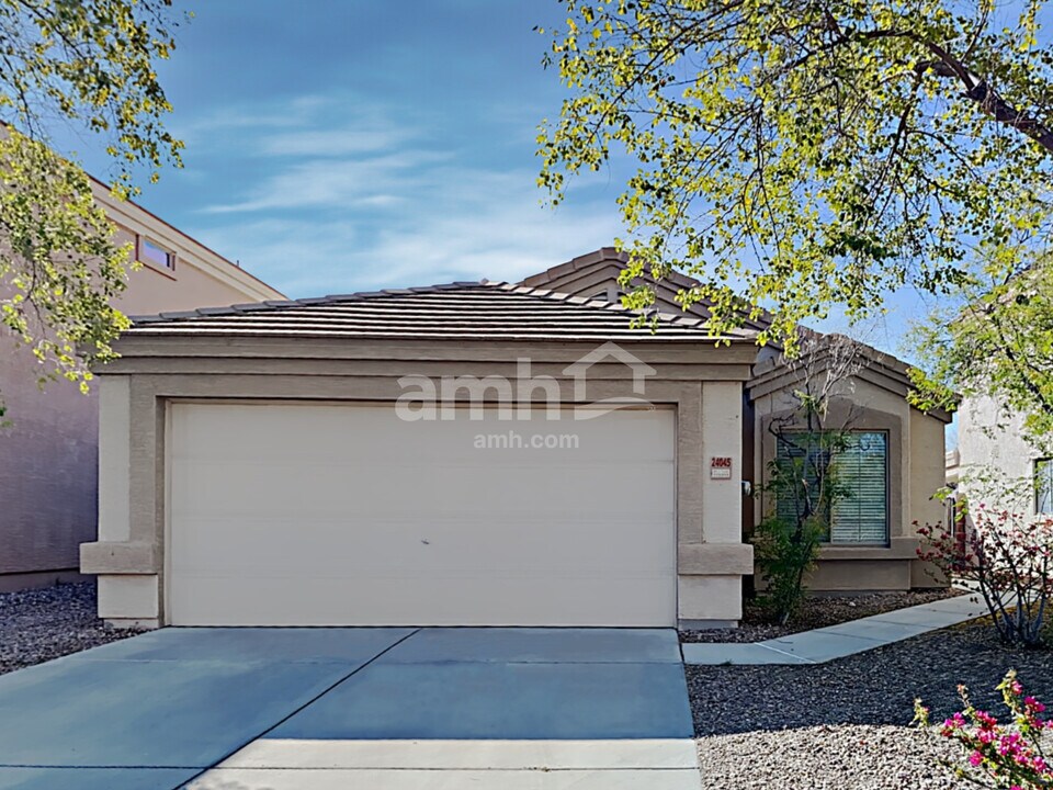 24045 W Antelope Trail in Buckeye, AZ - Building Photo