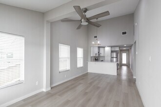 2830 Bay Oaks Harbor Dr in Baytown, TX - Building Photo - Building Photo