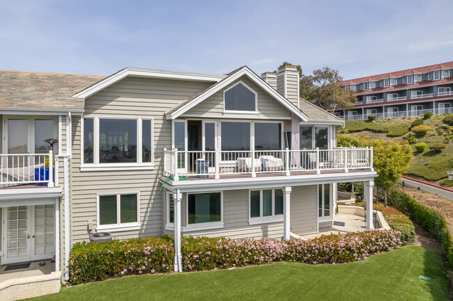 Lantern Bay Villas in Dana Point, CA - Building Photo - Building Photo