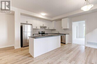 1394 Almonte Dr in Burlington, ON - Building Photo - Building Photo