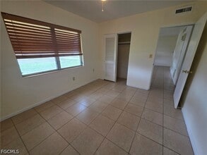 102 Connecticut Rd in Lehigh Acres, FL - Foto de edificio - Building Photo