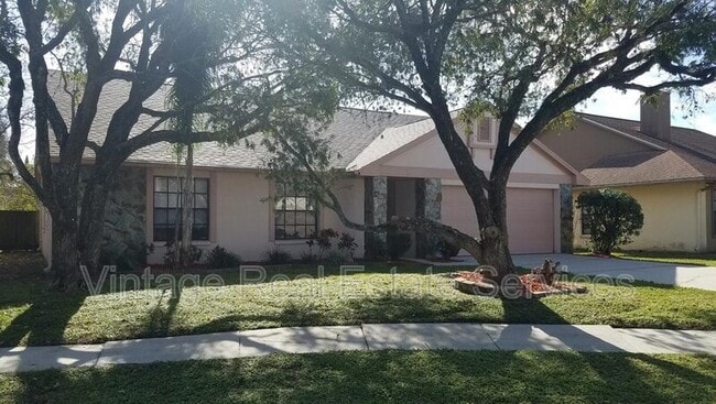 1904 Firethorn Ct