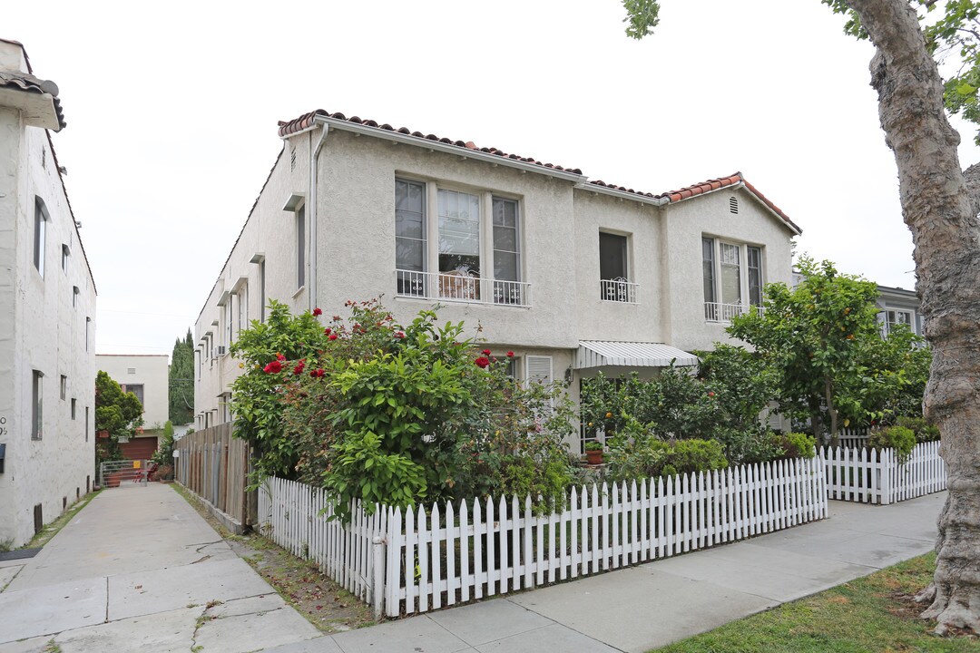 228-230 S Rexford Dr in Beverly Hills, CA - Foto de edificio