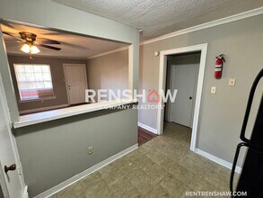 3228 S Mendenhall Rd in Memphis, TN - Building Photo - Building Photo