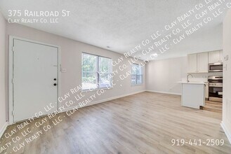 375 Railroad St in Knightdale, NC - Building Photo - Building Photo