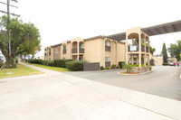 South Bay Towers Apartments in Chula Vista, CA - Foto de edificio - Building Photo