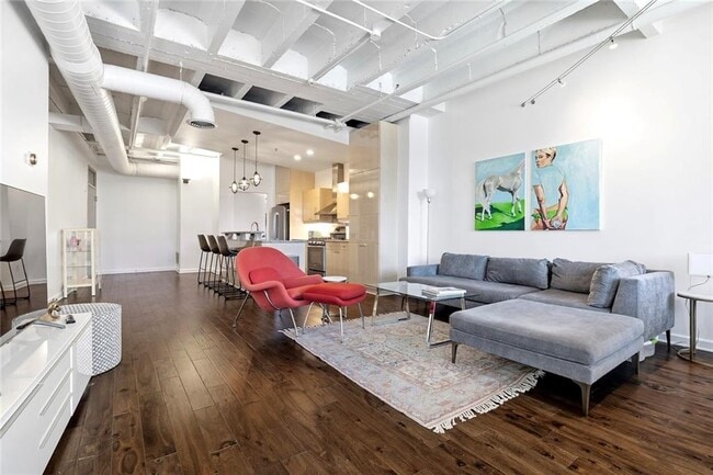 property at 805 Peachtree St NE