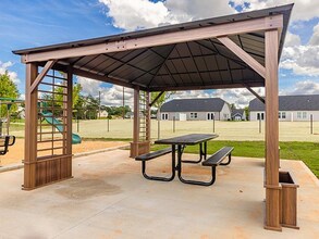 Gibbs Farm Townhomes in Wellford, SC - Foto de edificio - Building Photo