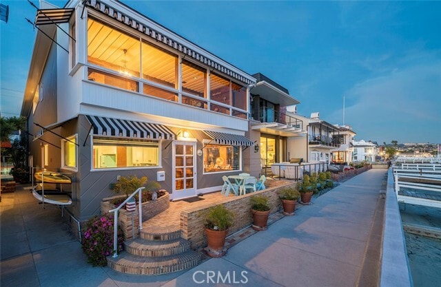 1402 S Bay Front in Newport Beach, CA - Building Photo - Building Photo