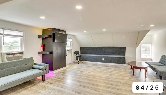 property at 1724 W Main St