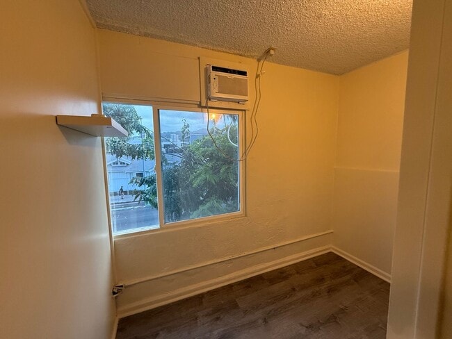 1289 S King St in Honolulu, HI - Building Photo - Building Photo