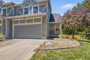 11804 Oakmont St in Overland Park, KS - Building Photo