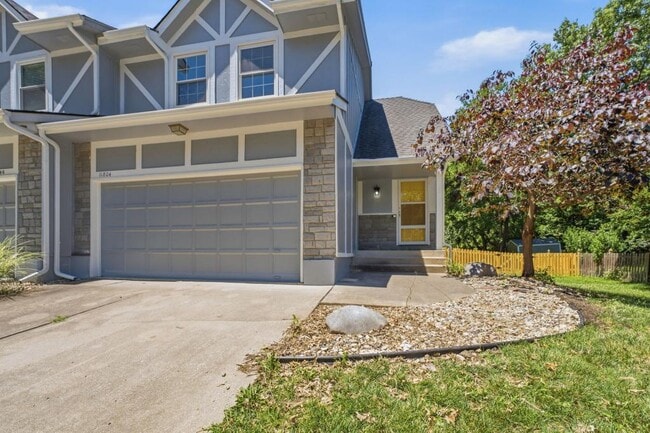 property at 11804 Oakmont St