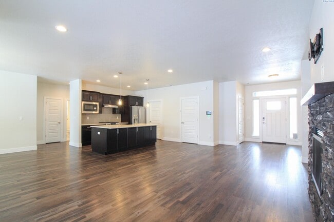 1025 Klikitat St in Richland, WA - Building Photo - Building Photo