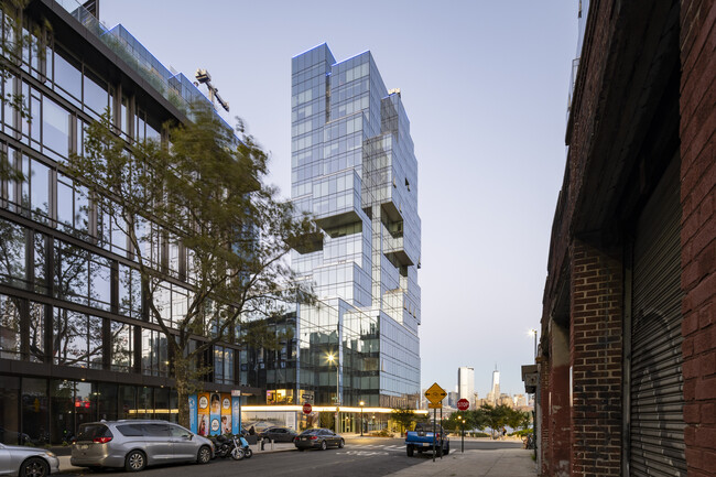 416 Kent in Brooklyn, NY - Building Photo - Building Photo