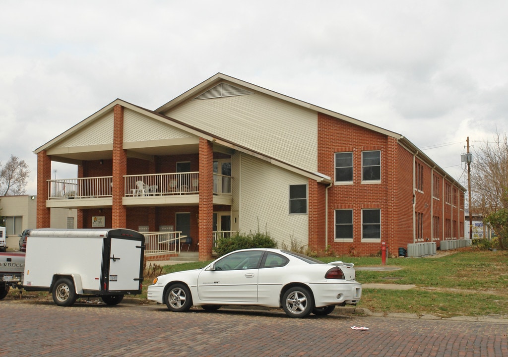 730 10th Ave in Huntington, WV - Building Photo