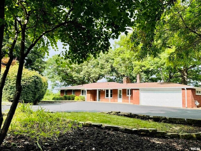 4640 5th Ave in Moline, IL - Building Photo - Building Photo