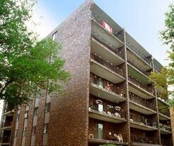 Sun Ray Manor in Windsor, ON - Building Photo