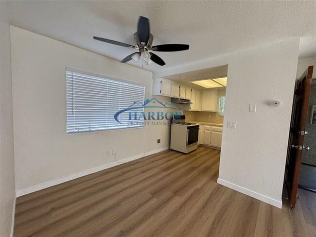 961 W 1st St in San Pedro, CA - Building Photo - Building Photo