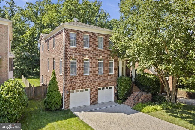 4906 16th St N in Arlington, VA - Foto de edificio - Building Photo
