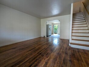 6582 Navarro St in Pittsburgh, PA - Building Photo - Building Photo