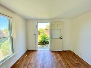 257 Peralta Ave in San Francisco, CA - Building Photo - Building Photo