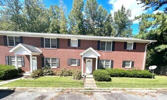 1002 Level Creek Rd in Sugar Hill, GA - Building Photo