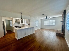1802 Orange Ave in Costa Mesa, CA - Building Photo - Building Photo