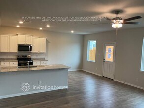 8207 Blooming Meadow Ln in Houston, TX - Foto de edificio - Building Photo