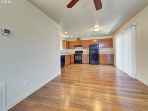 6679 NE 13th Ave in Portland, OR - Building Photo - Building Photo
