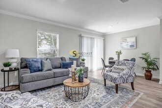 1516 Yelford Cir, Unit 201 in Jacksonville, FL - Building Photo - Building Photo