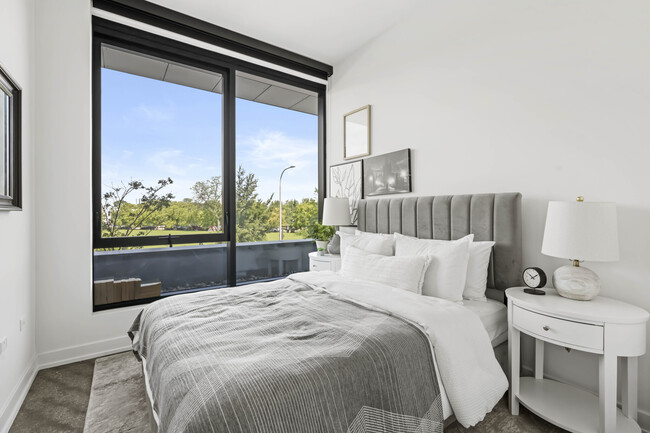 1450 S Blue Island Ave, Unit 230 in Chicago, IL - Foto de edificio - Building Photo