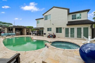 15646 SW 97th Terrace in Miami, FL - Building Photo - Building Photo