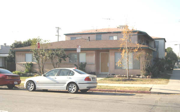 11510 Iowa Ave in Los Angeles, CA - Building Photo - Building Photo